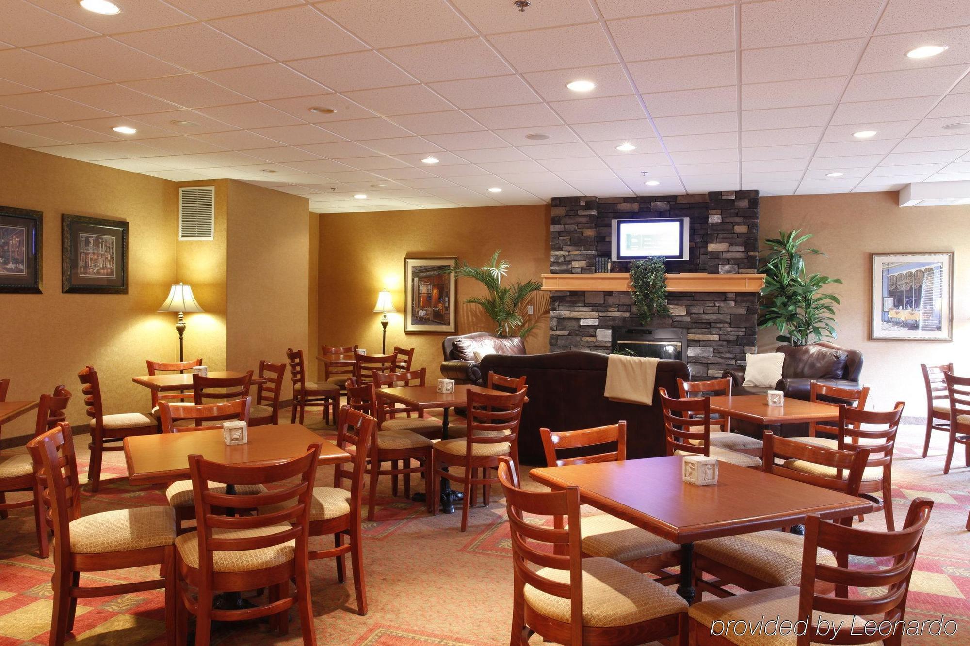 Pomeroy Inn And Suites Chetwynd Exterior photo