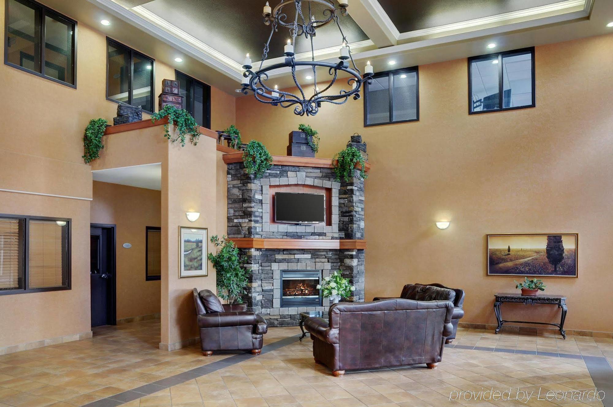Pomeroy Inn And Suites Chetwynd Exterior photo